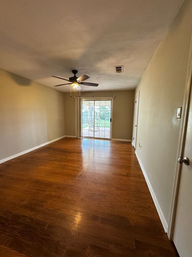 Building Photo - 3BD/2BA House for Lease in Jackson Park - Central Community