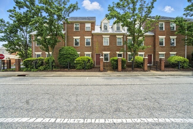 Primary Photo - Updated Brick Condo in the Heart of Downto...