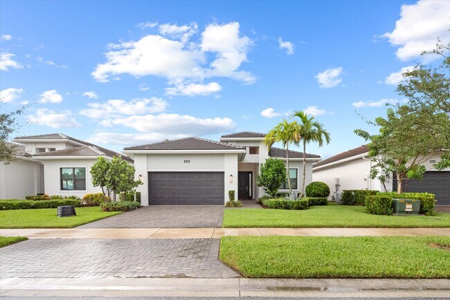 Building Photo - 5546 St Armands Way