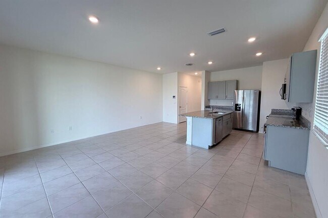 Building Photo - 1470 Isleta Lp
