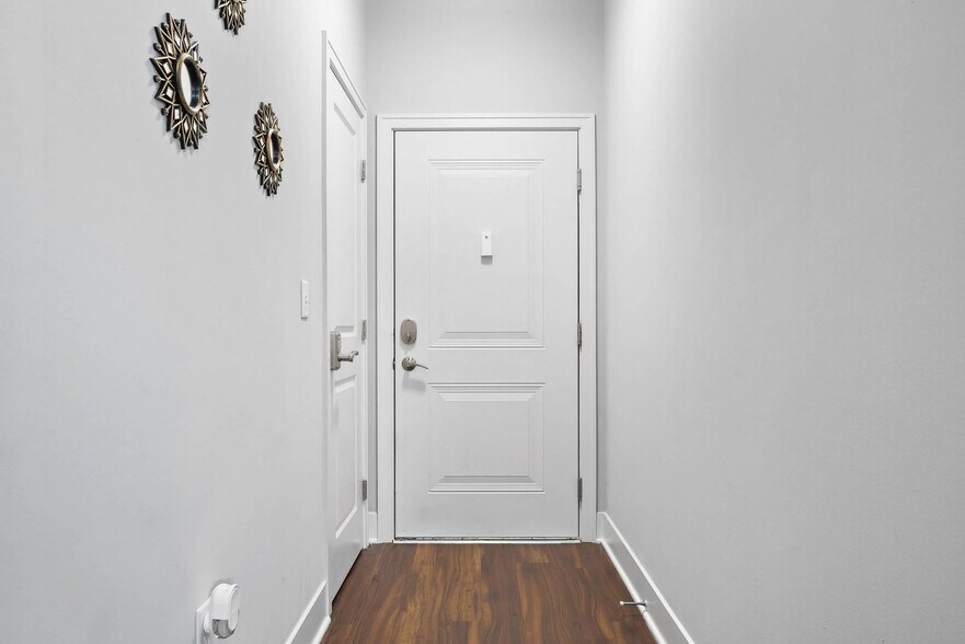 Building Photo - 235 S Delaware St