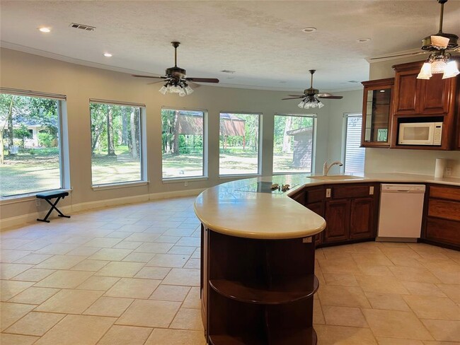 Building Photo - 11842 Deep Woods Dr