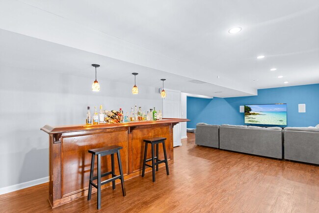 Building Photo - 430 Rockcrest Way