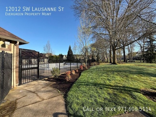 Building Photo - 12012 SW Lausanne St