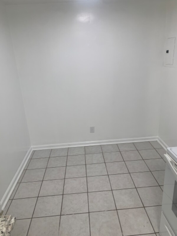 Building Photo - 2554 Ernest St