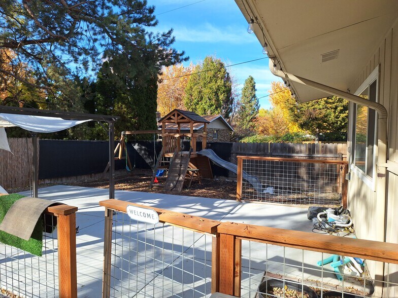 Building Photo - 2437 N Curtis Rd