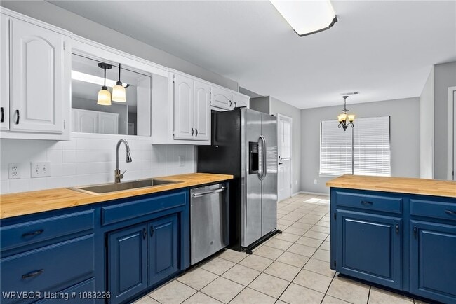 Building Photo - 8808 Skypark Dr