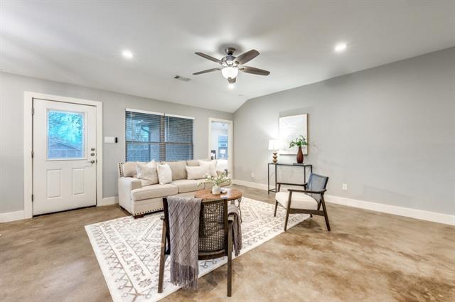 Building Photo - 2205 N Hickory St