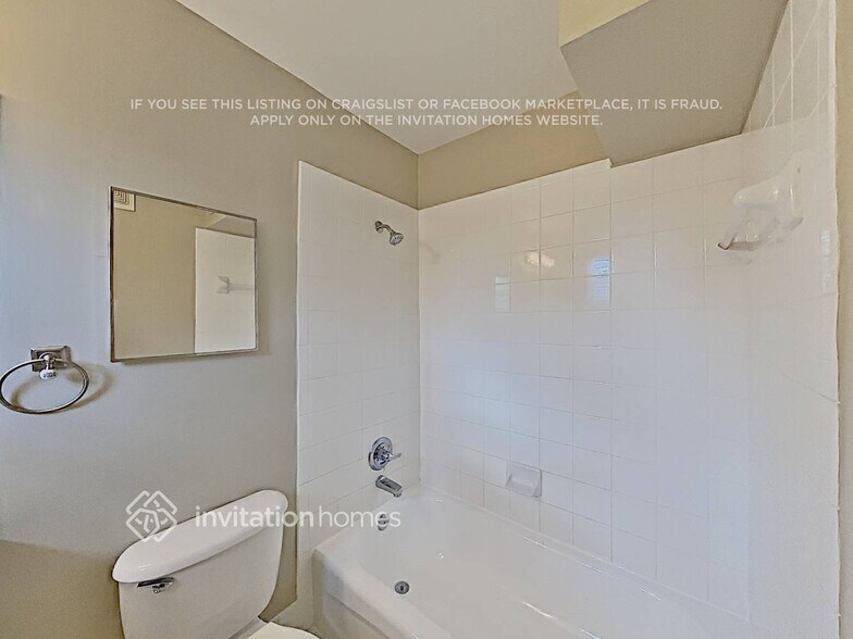 Building Photo - 2440 Cordoba Bend