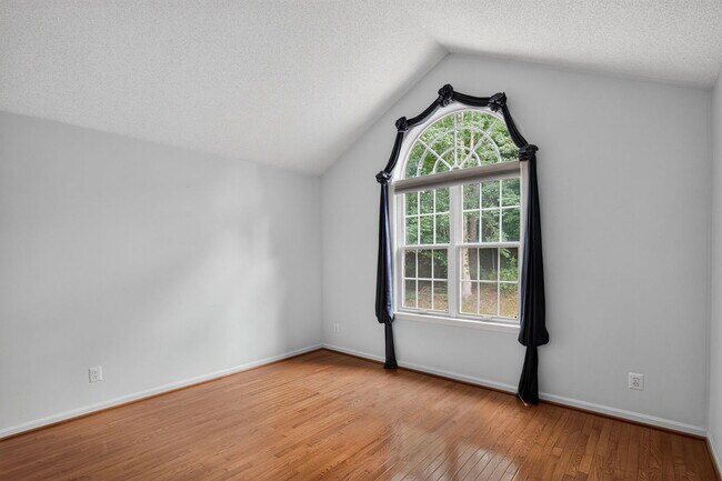 Building Photo - 16801 Old Field Ln