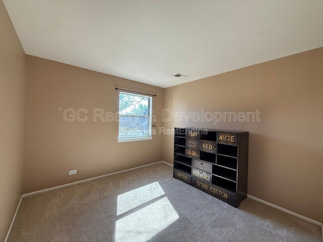 Building Photo - 2878 Meadow Ln