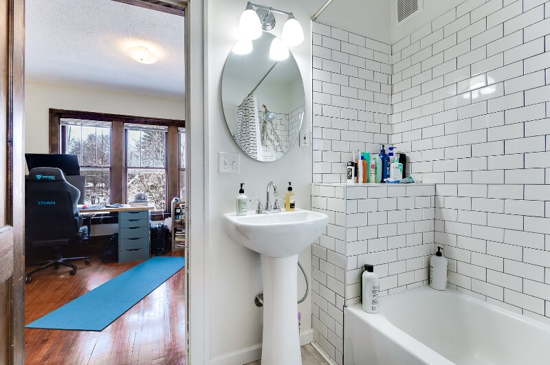 Building Photo - 1160 Raymond Ave