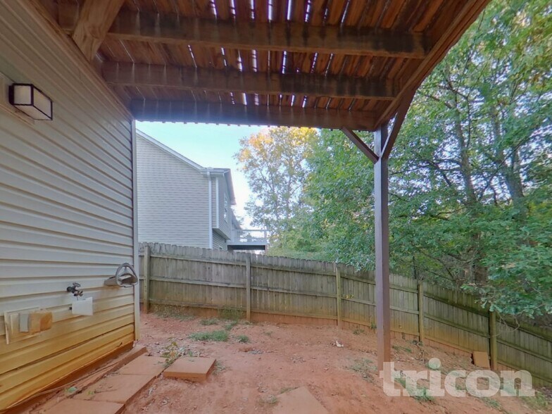 Building Photo - 150 Whetstone Way