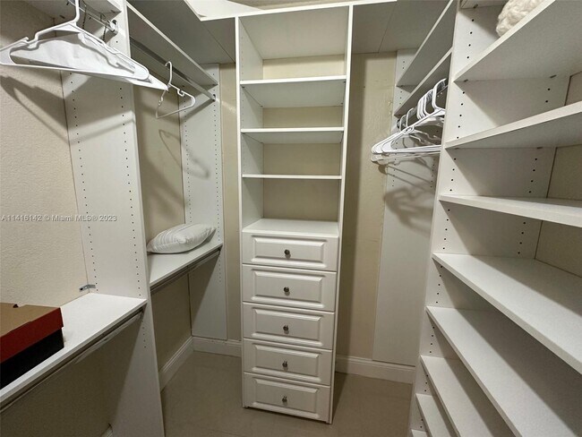 Building Photo - 6898 NW 166th Terrace