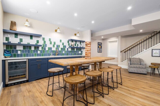 Building Photo - 1112 N St Peter St