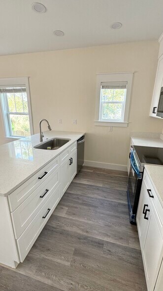 Building Photo - 1322 Fairland Ave