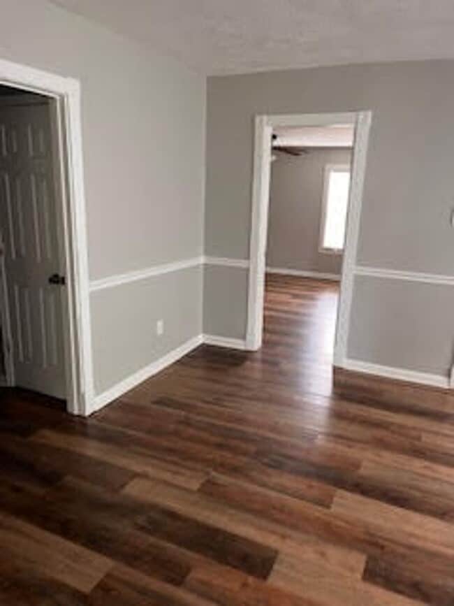 Building Photo - 254 N Reisner St
