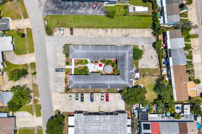 Building Photo - 211 Circle Dr