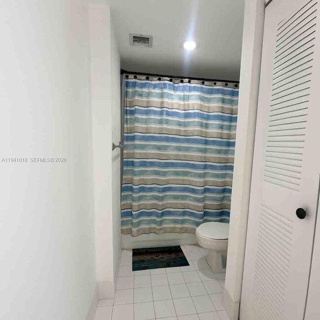 Building Photo - 9156 Collins Ave