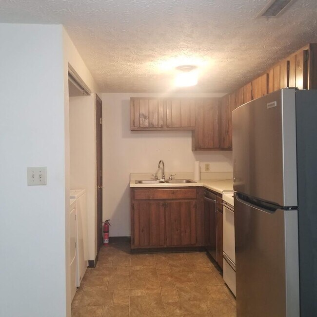 Building Photo - 1010 Buffalo St