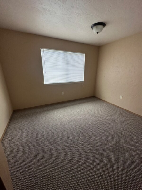 Building Photo - 39 Appleway Dr