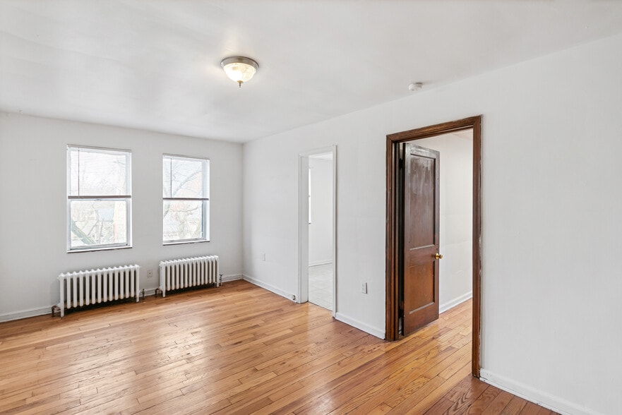 Primary Photo - 211 N Washington St