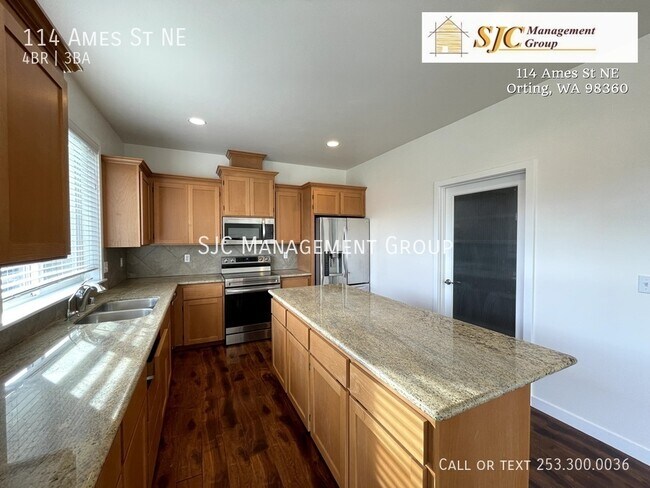 Building Photo - 114 Ames St NE