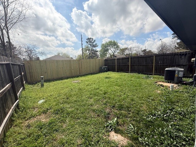 Building Photo - 5404 Rivergate Dr