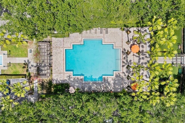 Building Photo - 754 Centervale Dr