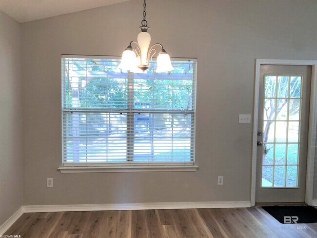 Building Photo - 9839 Hollowbrook Ave