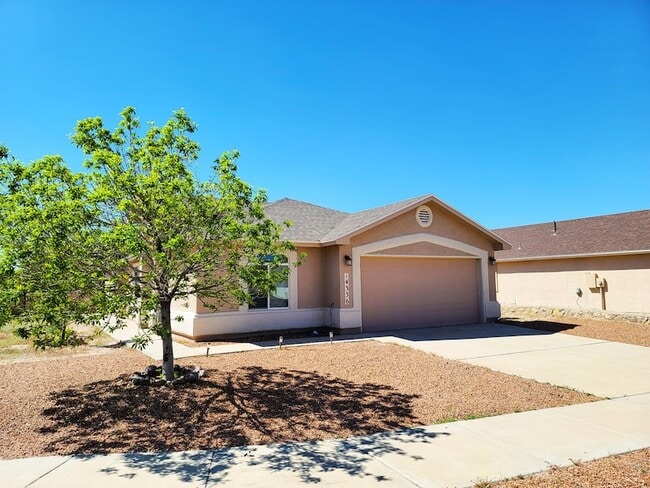 Building Photo - 14336 Desert Sage Dr