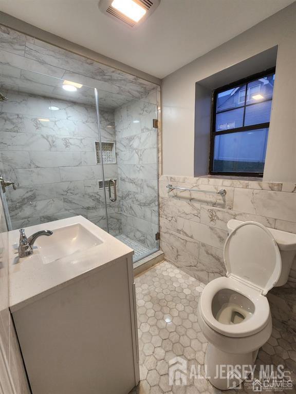 Building Photo - 24 Emmett Ave