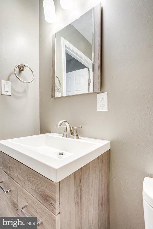 Building Photo - 2648 Bowen Rd SE