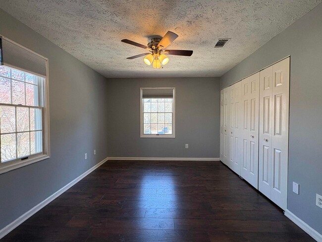 Building Photo - Great 2 Bedroom 2 Bath in Germantown