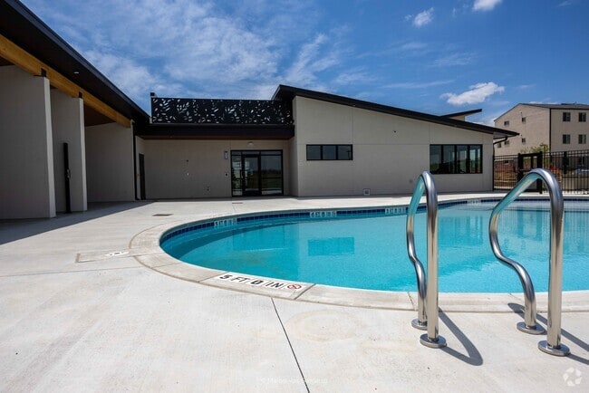 Pool - Overlook at Thornton