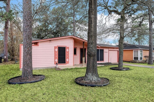 Building Photo - 7252 Parker Rd