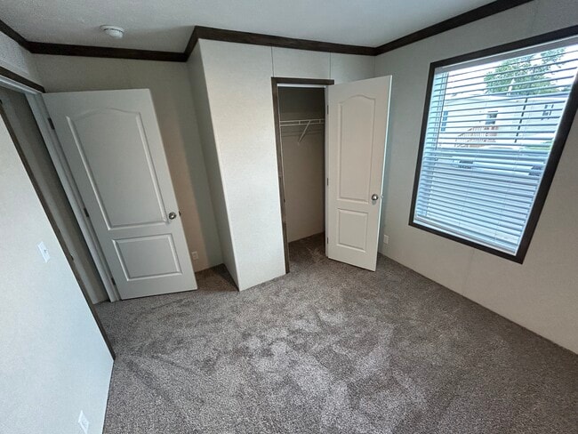 Building Photo - 11338 Mill Creek