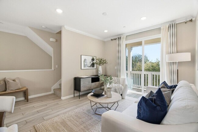 Building Photo - 394 Circuit Wy