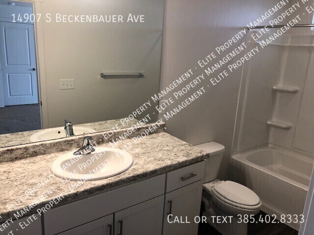 Building Photo - 14907 Beckenbauer Ave