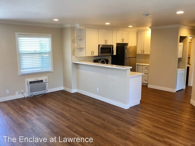 Building Photo - 1981 St Lawrence Dr