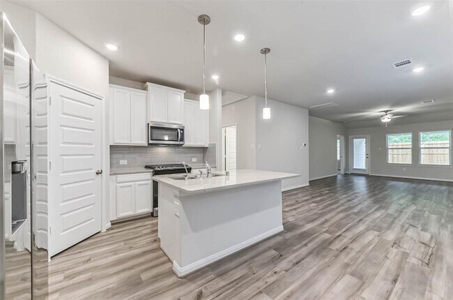 Building Photo - 17590 Rosette Grass Dr