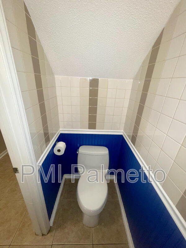 Building Photo - 116 S Mercer Dr