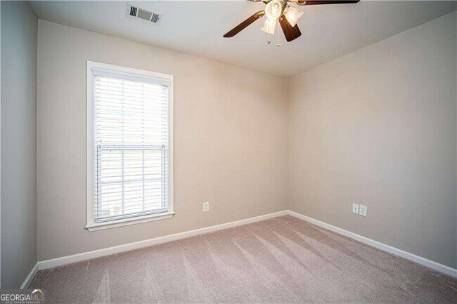 Building Photo - 265 Balaban Cir