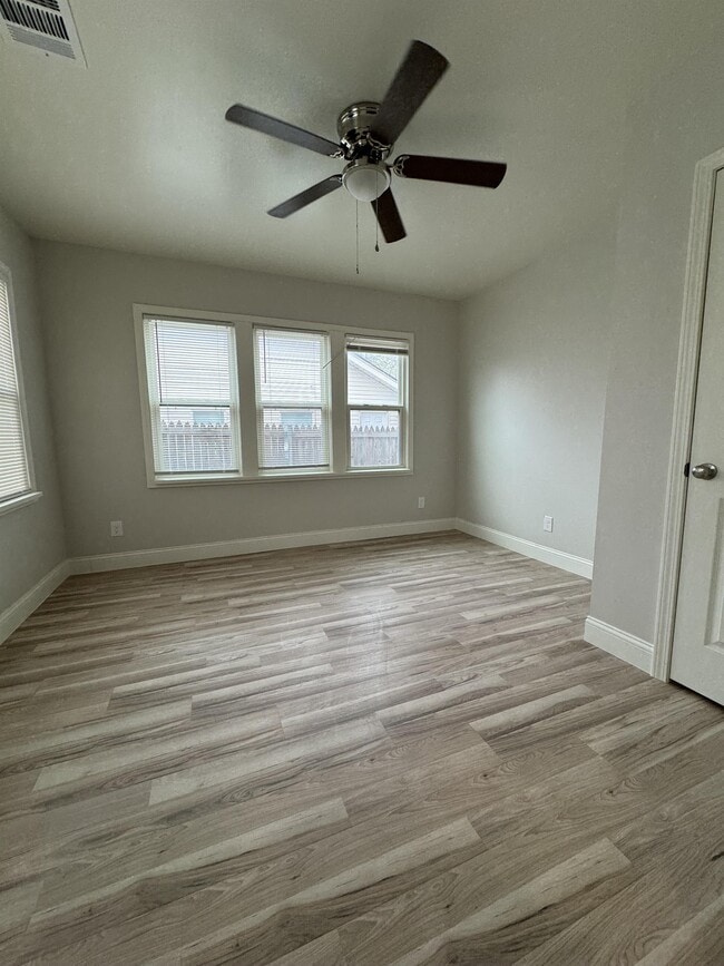 Building Photo - 2030 S Hayden St