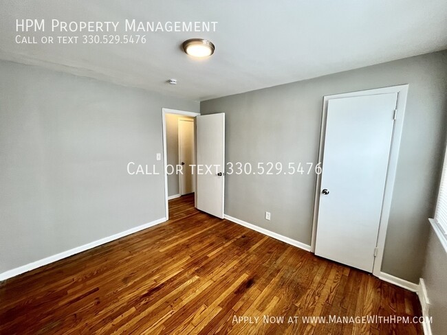 Building Photo - Remodeled one-bedroom apartment. First mon...