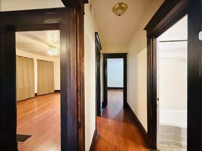 Building Photo - 578 E 21st St