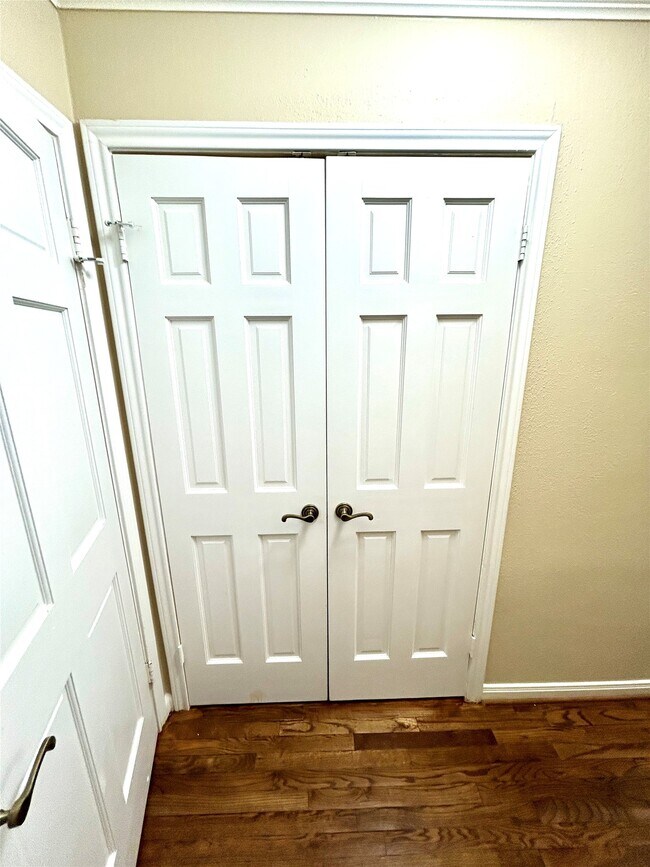 Building Photo - 5022 Darnell St