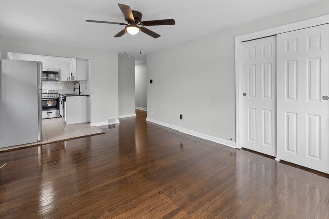 Building Photo - 145 Isabel Ave