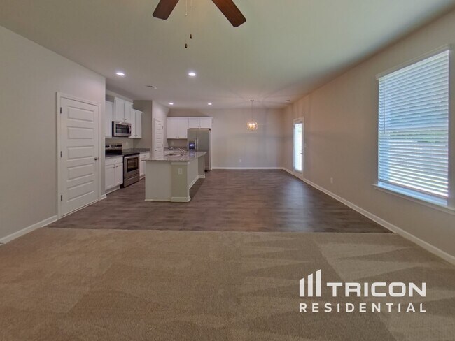 Building Photo - 683 Ragan Ct