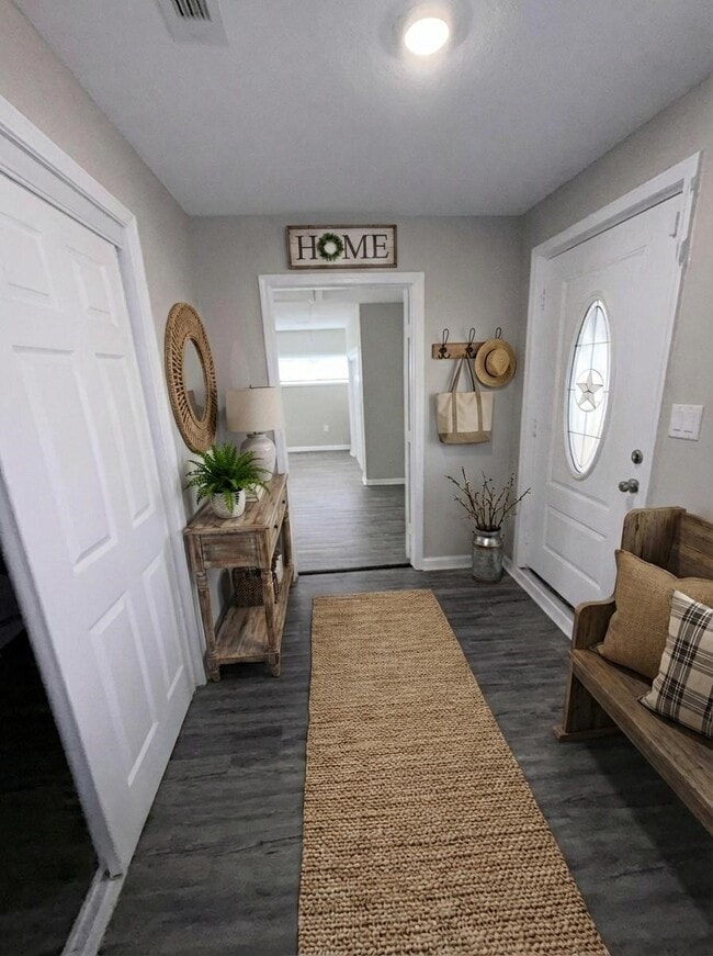 Building Photo - 3700 4th St